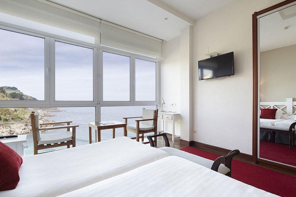 Foto de una habitación de Saiaz Getaria Hotela