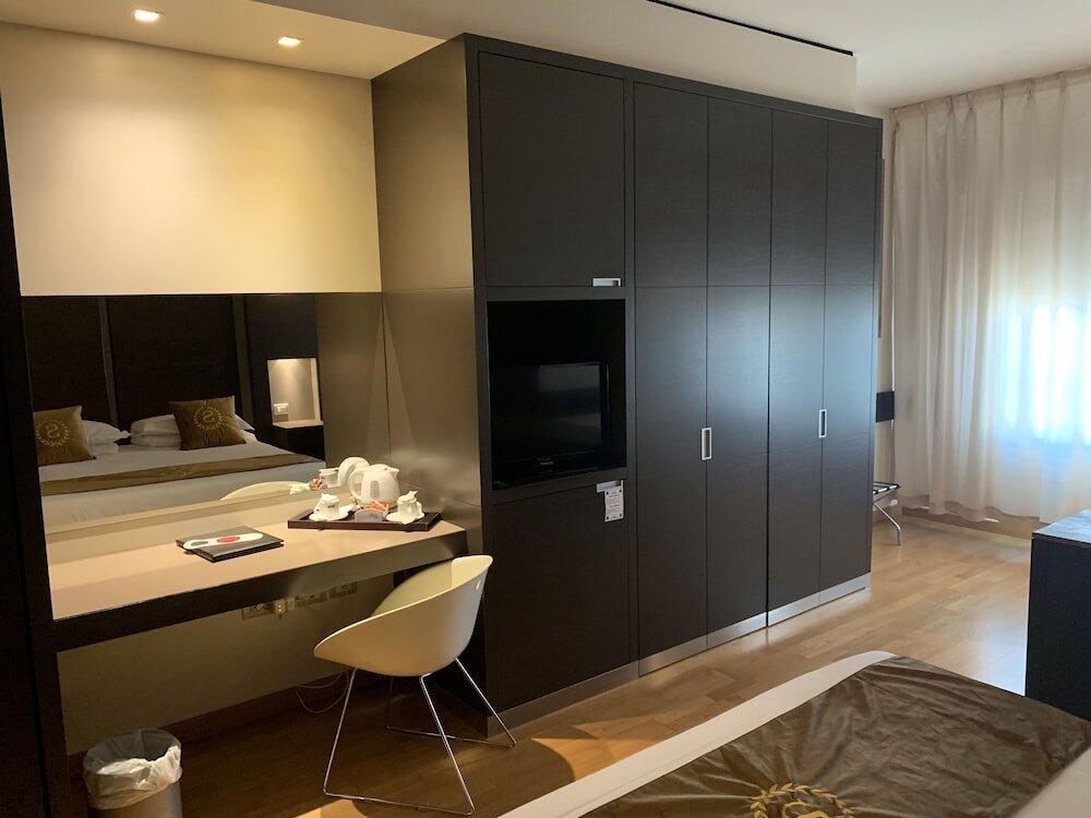 Wall Art Hotel & Residence, Prato