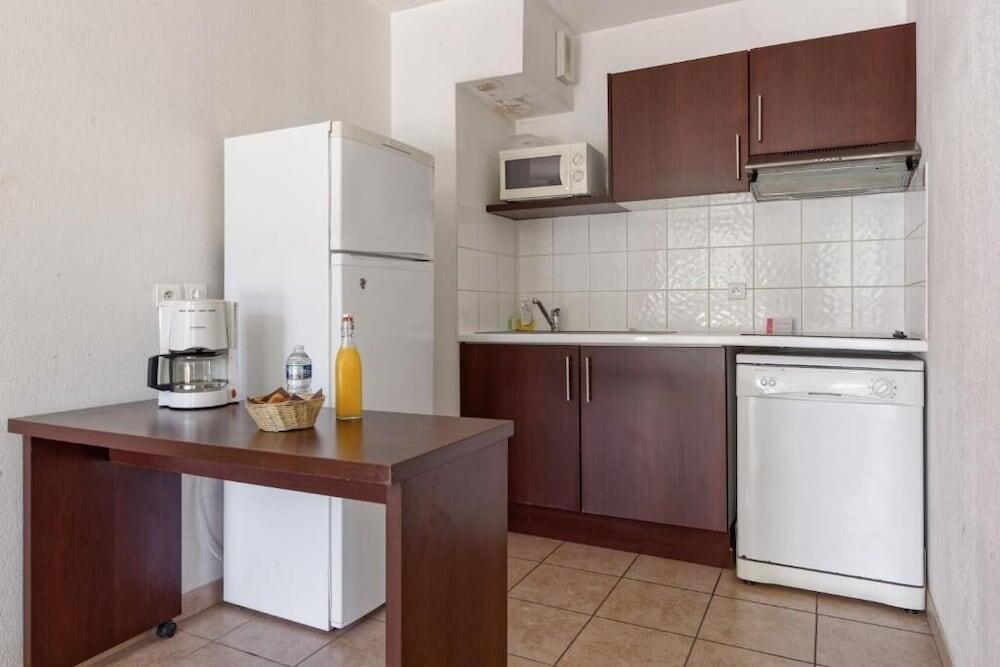 Foto de una habitación de Zenitude Hôtel-Résidences Toulon Six Fours
