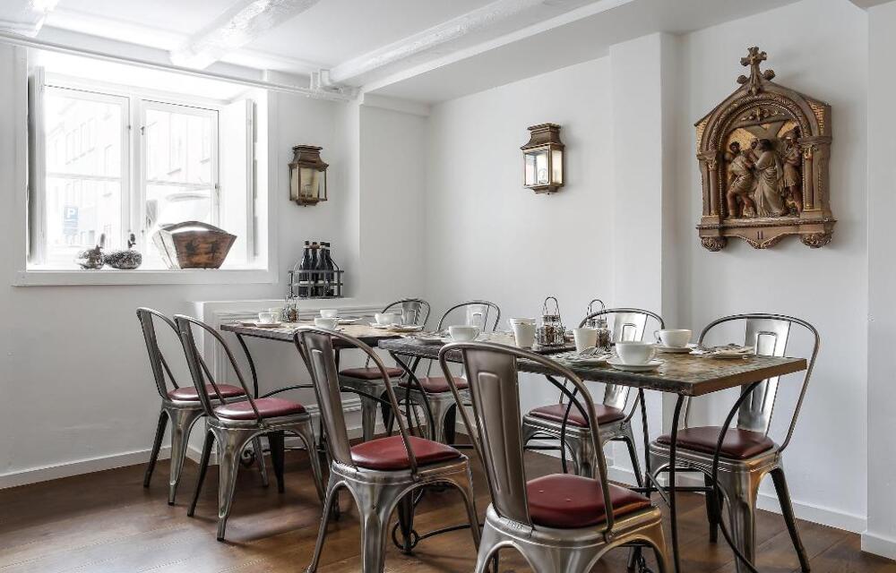 Dining – Villa Provence