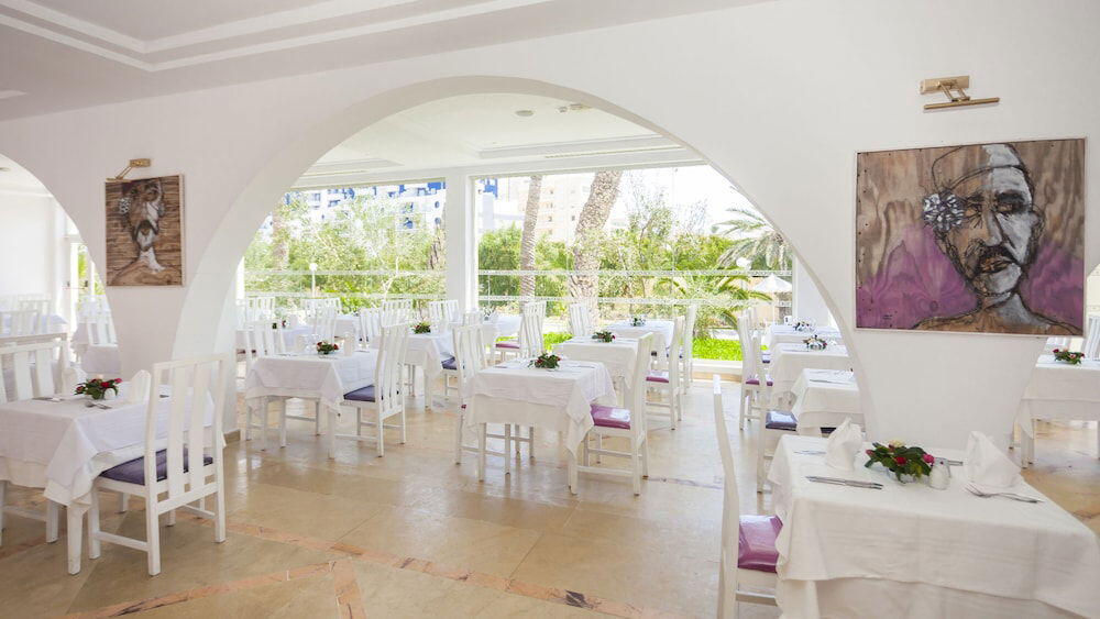 Foto de restauración de Hotel Marhaba Club