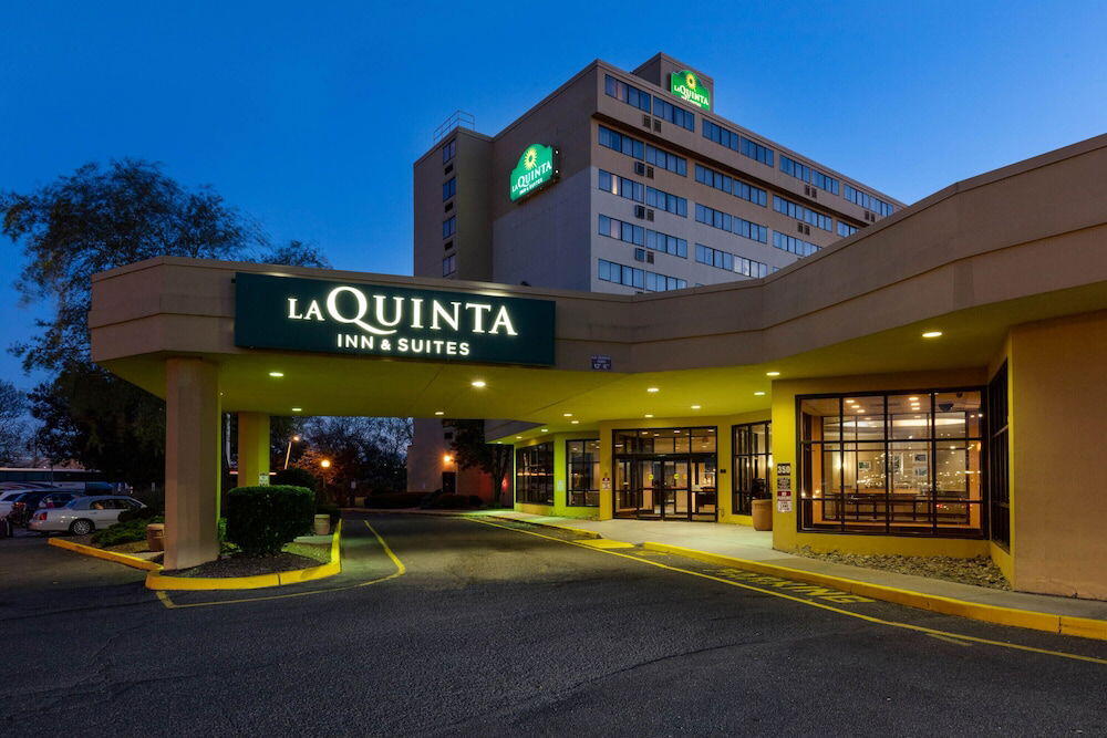 Foto del exterior de Hotel La Quinta by Wyndham Secaucus Meadowlands