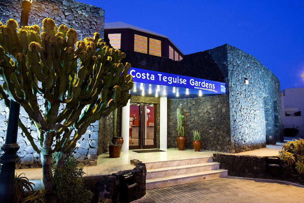 Foto del exterior de Aparthotel BLUESEA Costa Teguise Gardens