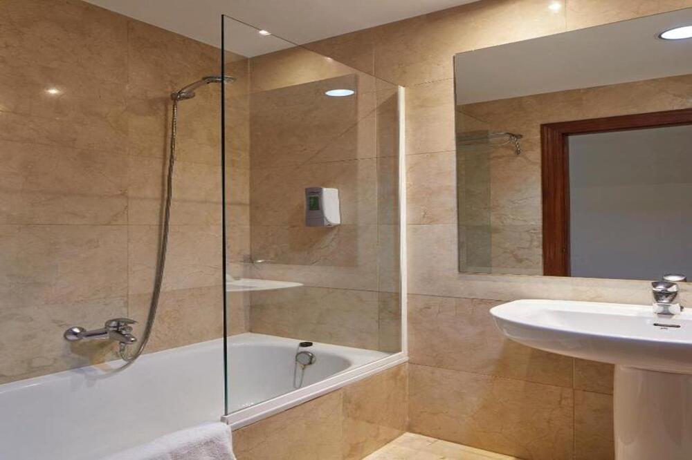 Foto del baño de Iraipe Logroño Hotel