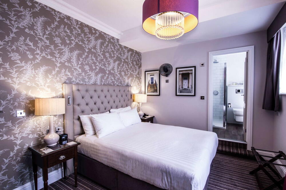 Room – Hotel DoubleTree by Hilton Cheltenham-Cotswolds