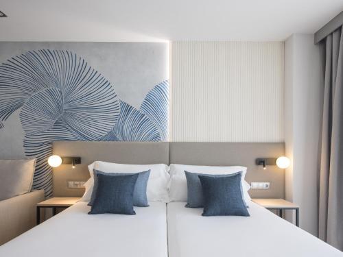 Foto de una habitación de AR Diamante Beach &amp;amp; SPA Hotel 4 SUP