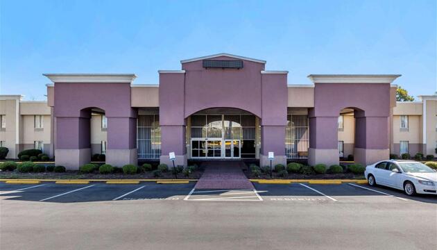 Foto de Hotel Quality Inn &amp; Suites Airpark East