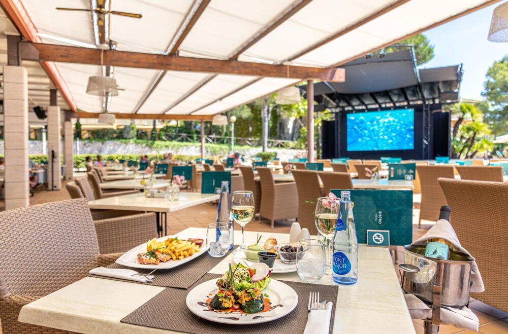 Foto de restauración de Hotel VIVA Cala Mesquida Suites &amp;amp; Spa Adults Only 16