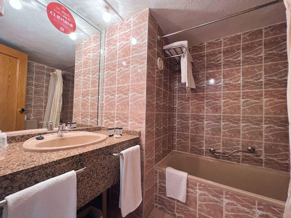 Foto del baño de AR Roca Esmeralda &amp;amp; SPA Hotel