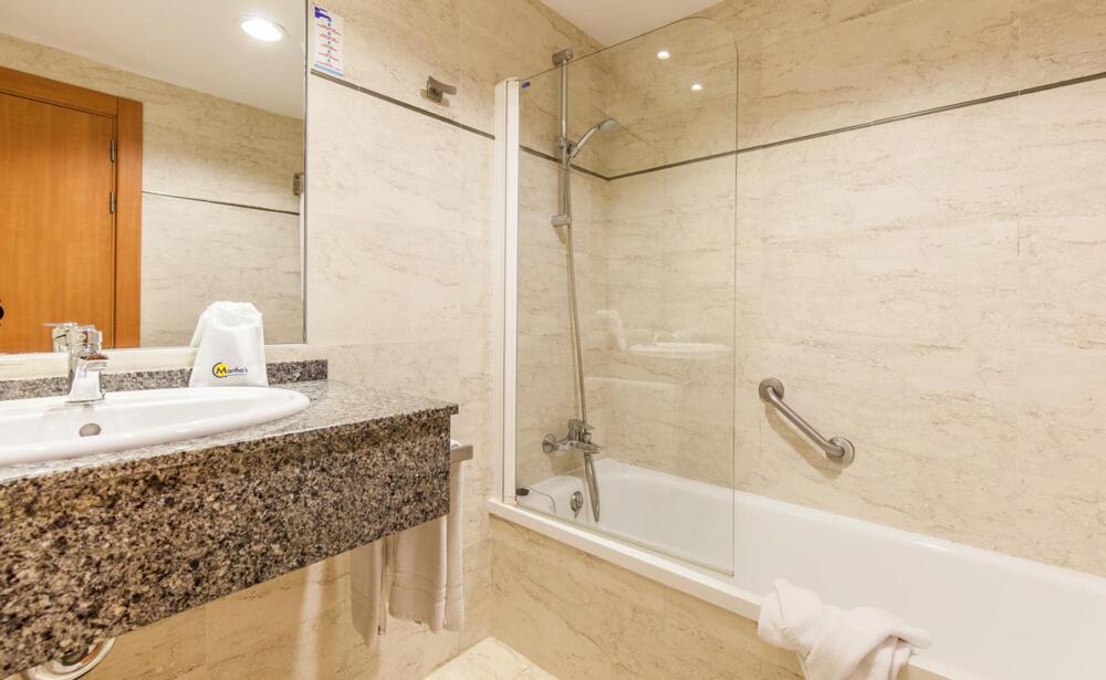Foto del baño de Aparthotel BLUESEA Es Bolero