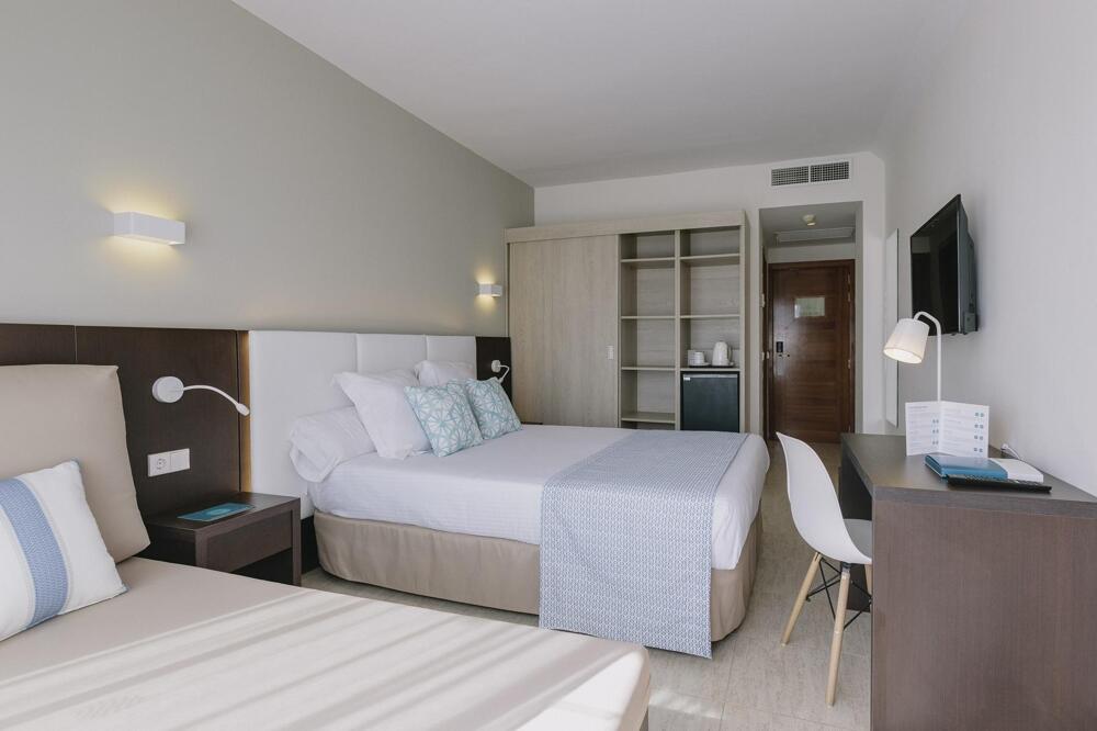 Foto de una habitación de Hotel ILUNION Palmanova Mallorca  (ex AluaSun Torrenova)