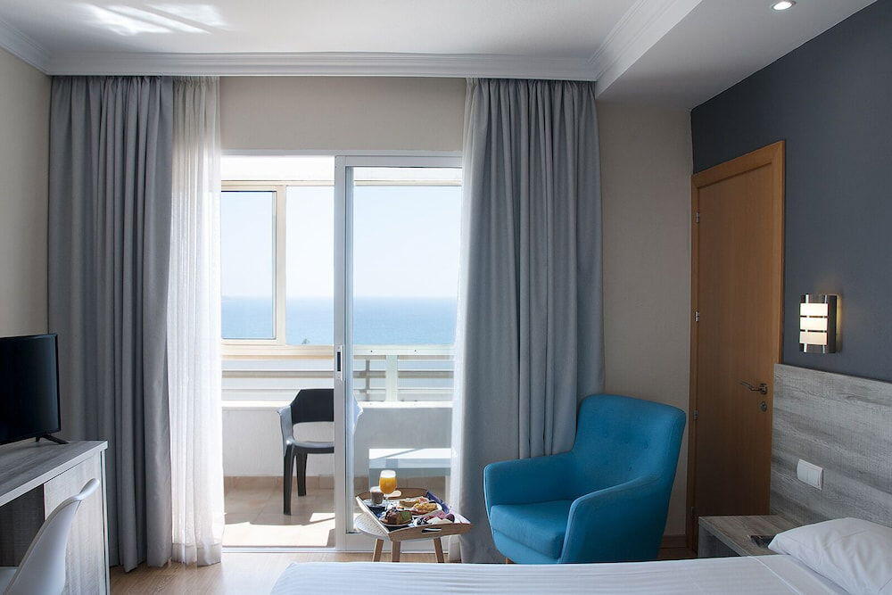 Foto de una habitación de Hotel Maya Alicante