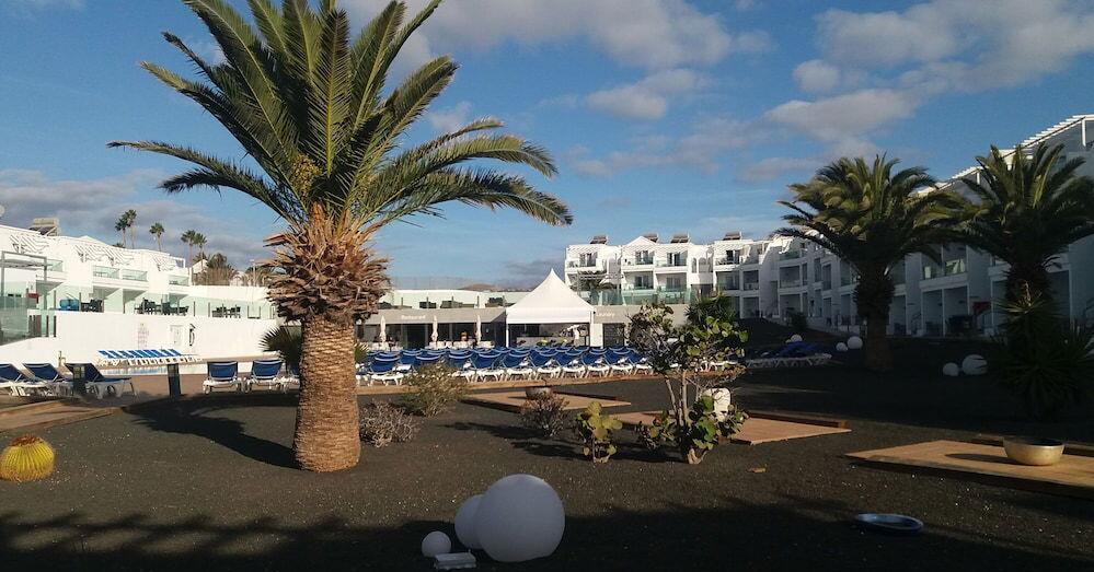 Foto del entorno de Aparthotel PLAZA PALMERAS