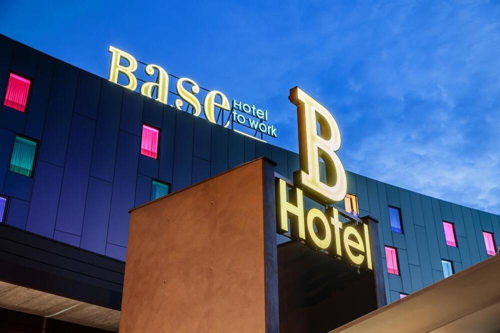 Foto general de Base Hotel