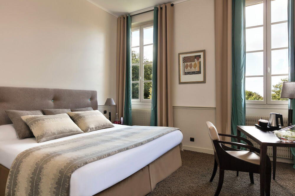 Room – Château Jeanne &amp;amp; The Forest - Château de Montvillargenne