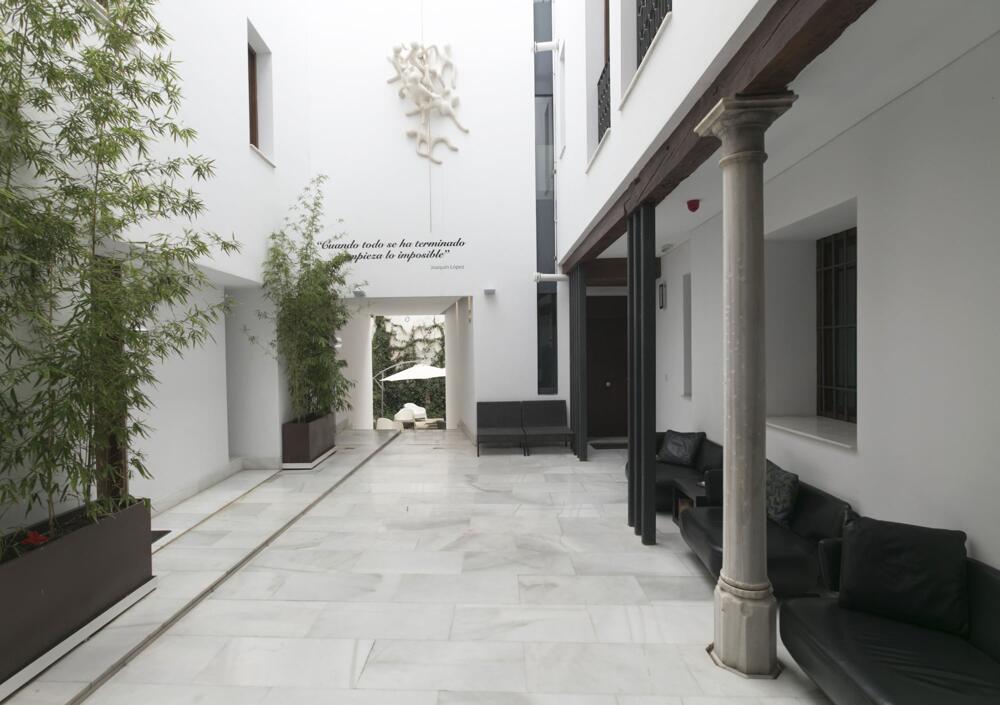 Foto de las zonas nobles de Aparthotel tuGuest Elvira Suites