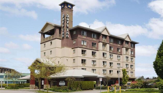 Photo – Hotel Days Inn by Wyndham Vancouver Airport