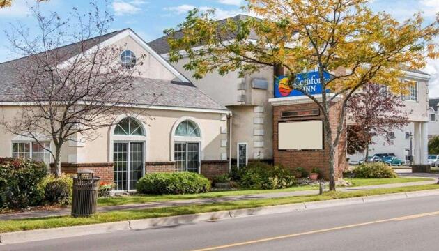 Photo – Motel Comfort Inn Lakeside - Mackinaw City