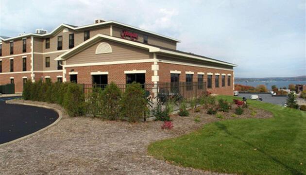 Photo – Hotel Hampton Inn &amp; Suites Petoskey
