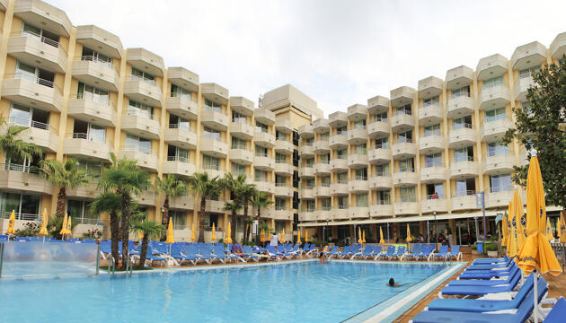 Foto de Hotel GHT Oasis Tossa &amp; Spa
