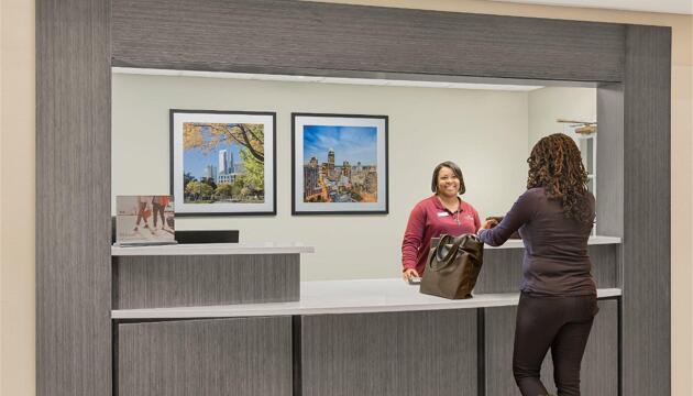Foto de Candlewood Suites - Charlotte - Arrowood, an IHG Hotel