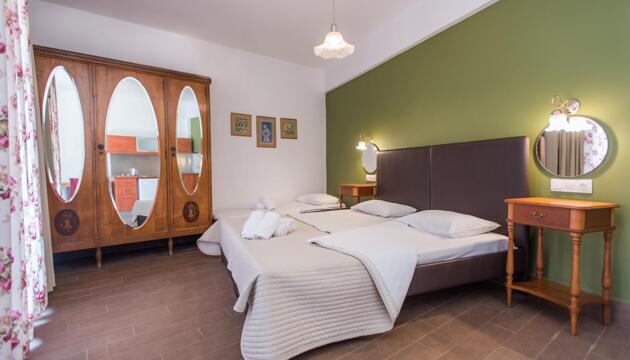 Photo – Nami Hotel &amp; Suites