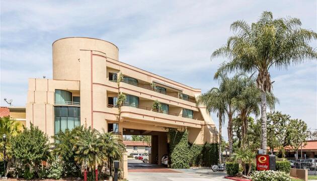 Foto de Hotel Econo Lodge Inn &amp; Suites Riverside - Corona