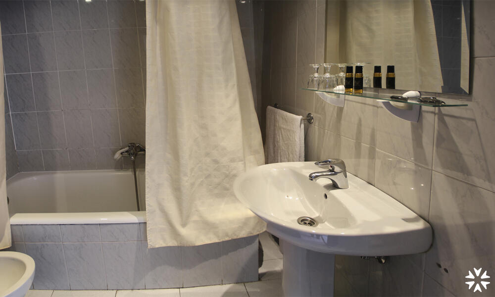 Foto del baño de Hotel Emperatriz I
