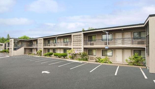 Photo – Motel Travelodge by Wyndham Vancouver Lions Gate