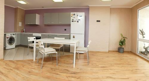 Room – Omsk Sutki Apartments on B-r Arkhitektorov 14