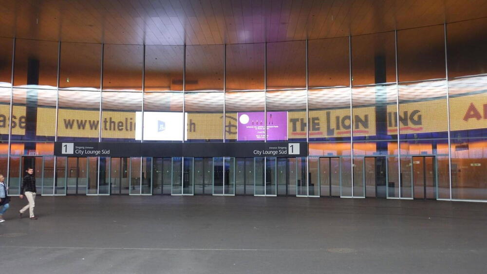 easyHotel Basel - self service and self check-in, Basilea - Central de ...