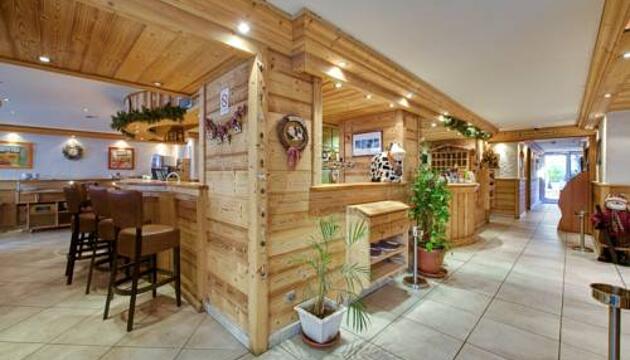 Foto de Logis Hotel Du Commerce