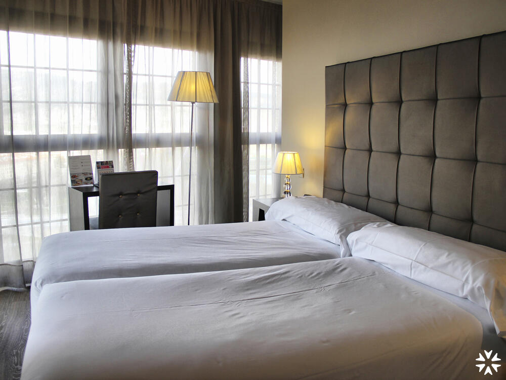 Foto de una habitación de Pamplona Catedral Hotel