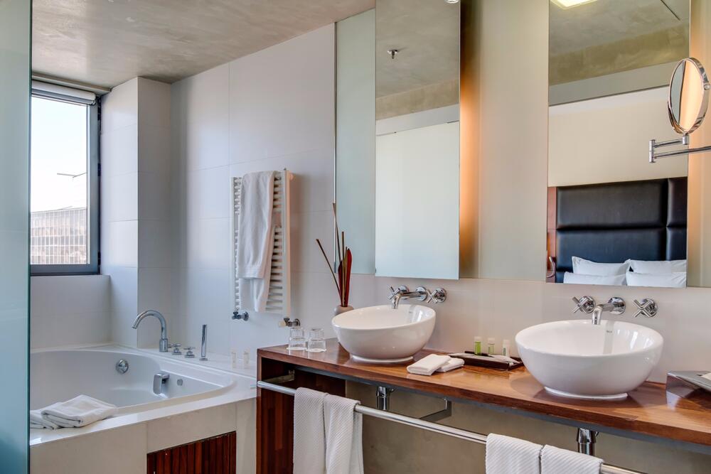 Foto del baño de BAH Barcelona Airport Hotel
