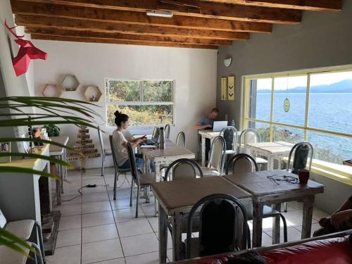 Foto de las zonas nobles de Berkana hostel Bariloche