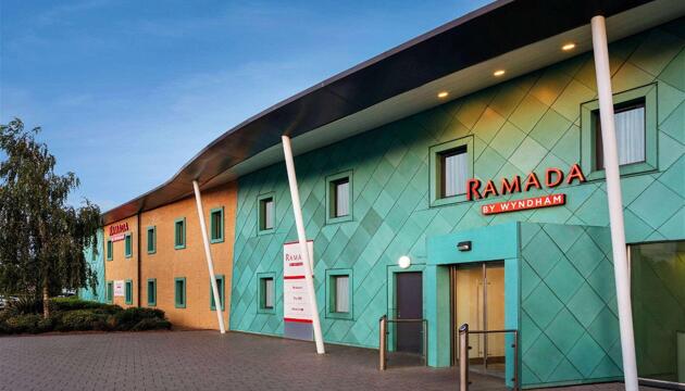 Foto de Hotel Ramada by Wyndham Cobham