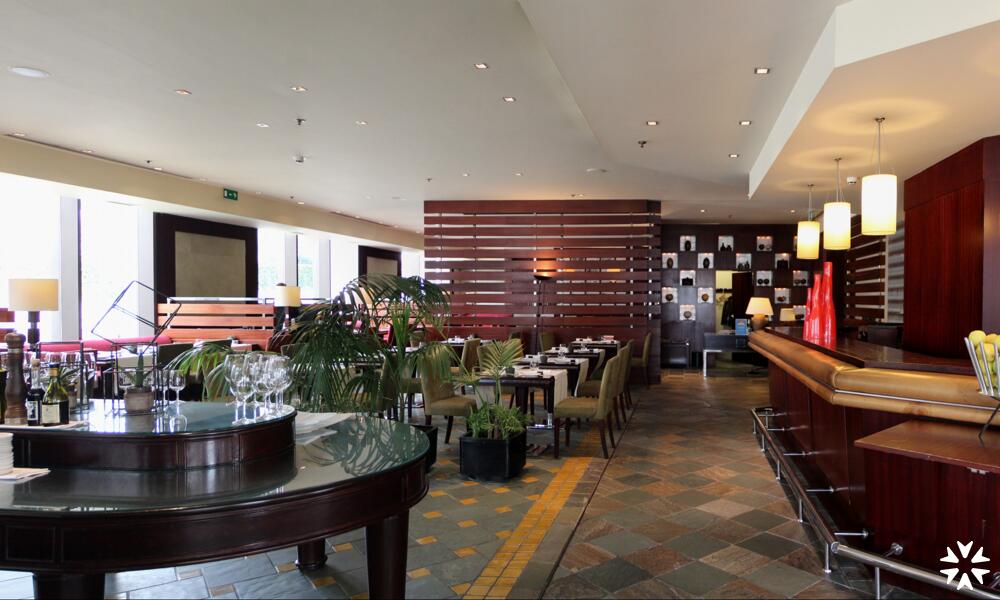 Foto de restauración de Crowne Plaza Porto, an IHG Hotel
