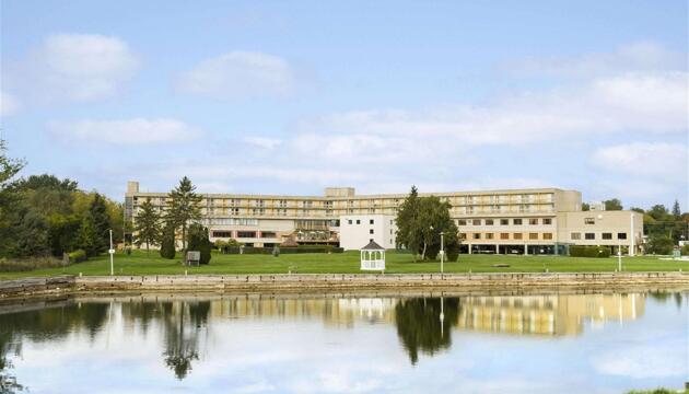Foto de Hotel Ramada by Wyndham Belleville Harbourview Conference Centre