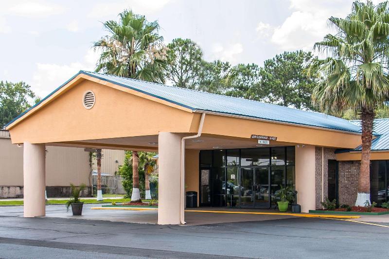 Hotel Quality Inn Hinesville - Fort Stewart Area, Kitchenette 