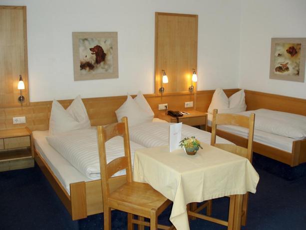 Room – Hotel Weisses Rössl