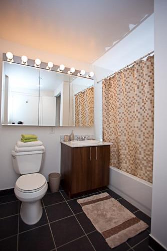 Bathroom – Columbus Suites