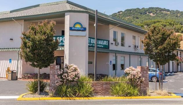 Photo – Hotel Days Inn by Wyndham Novato/San Francisco