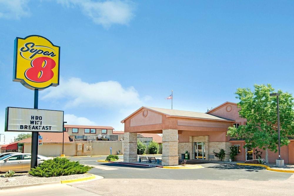 Hotel Super 8 by Wyndham Belen NM, Belen - Reserving.com