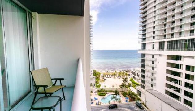 Photo – Apartments Sian Oceanfront Condos