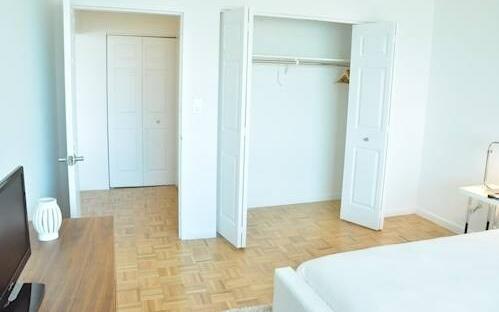 Room – Apartments Sky City at East Hampton