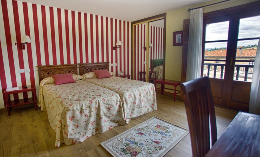 Foto de una habitación de Hotel Colonial de Santillana