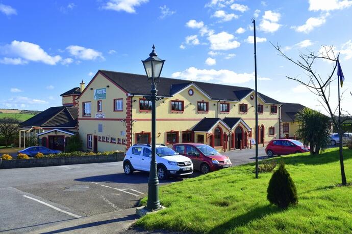 Foto del exterior de The Rhu Glenn Hotel