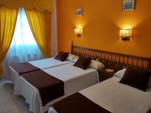 Room – Hotel Martinez