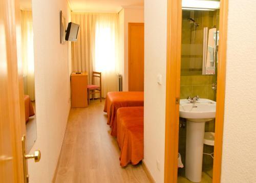 Foto de una habitación de Hotel Colón 27