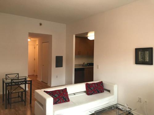 Photo – Columbus Suites